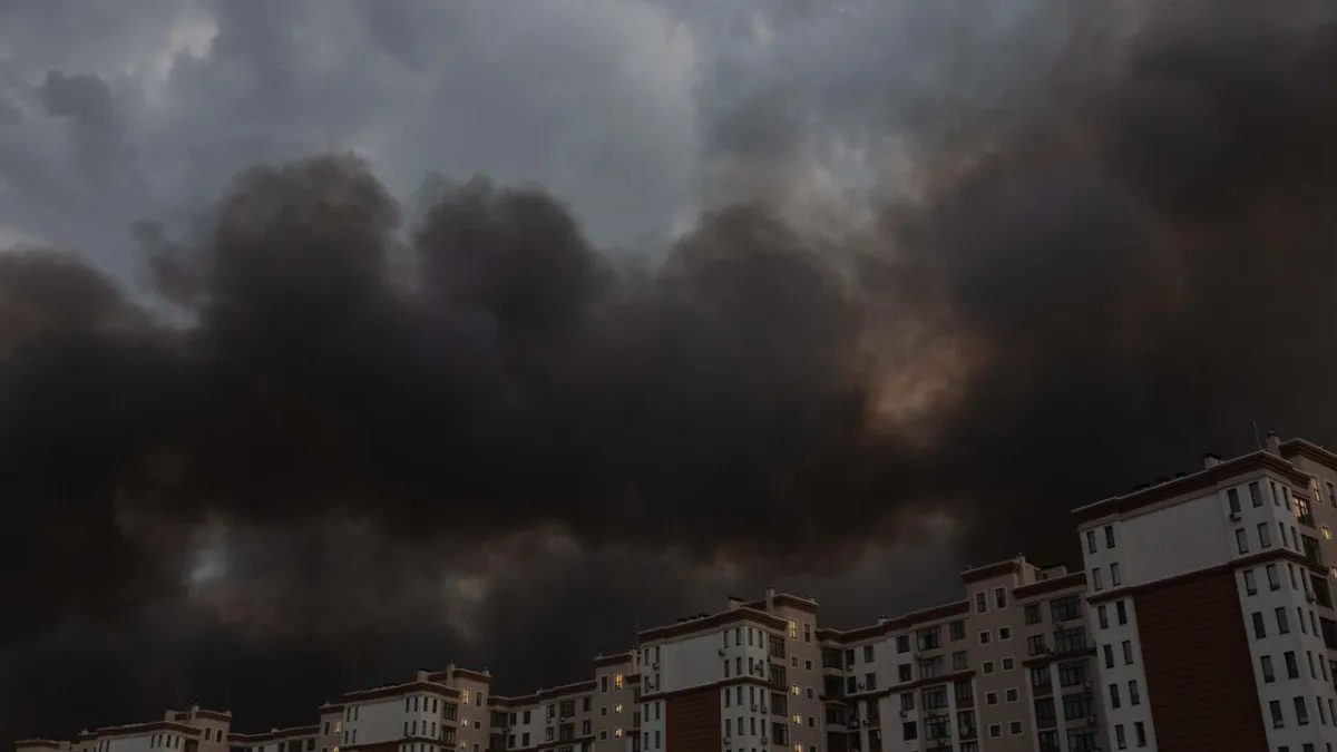 Russian Missiles Strike Kyiv: 17 Dead, Explosive Drone Found in Leipzig