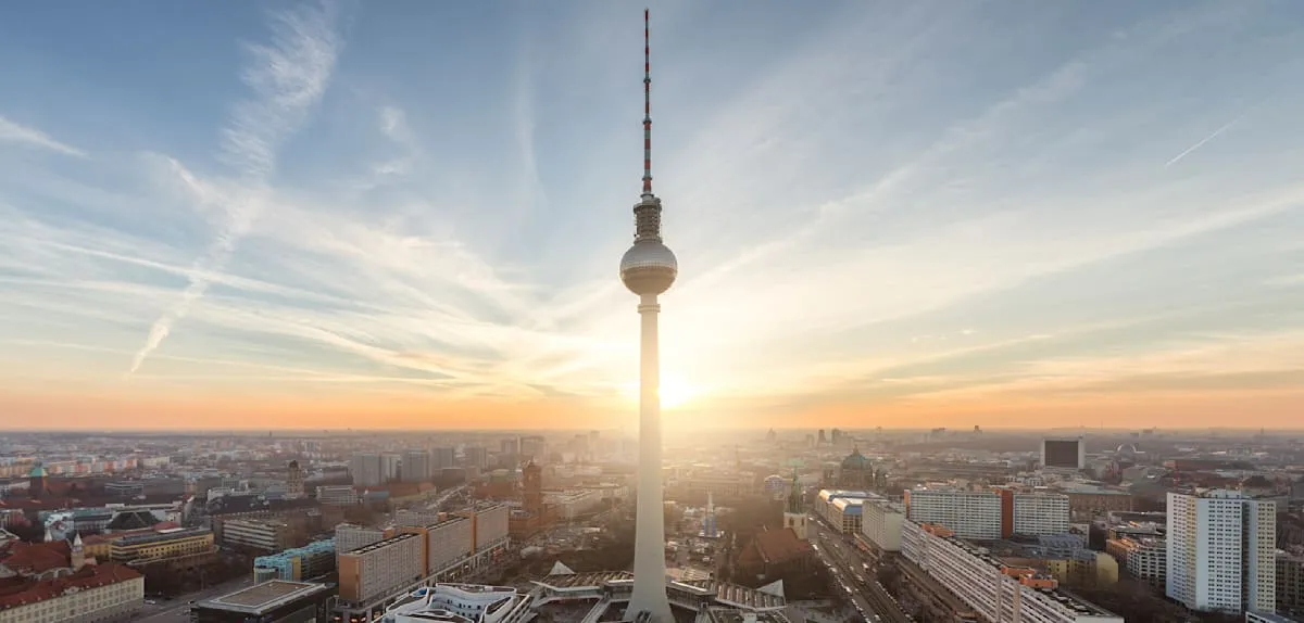 Berlin Bergeser Kiri: Siapa Pun Menang, Dominasi Politik Tetap Meradang