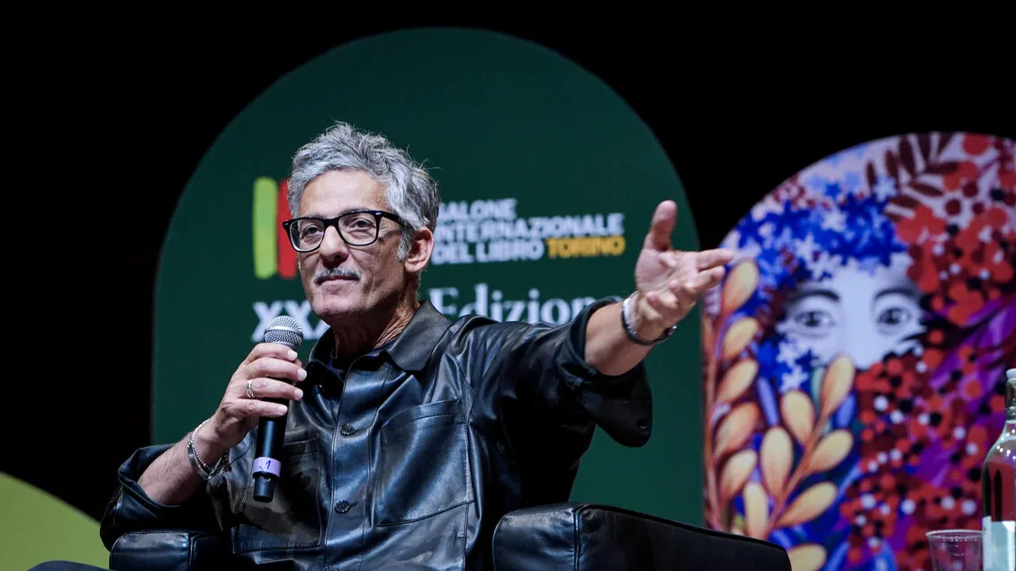 Fiorello Guncang Salone Del Libro: Desak Amadeus Kembali ke RAI!