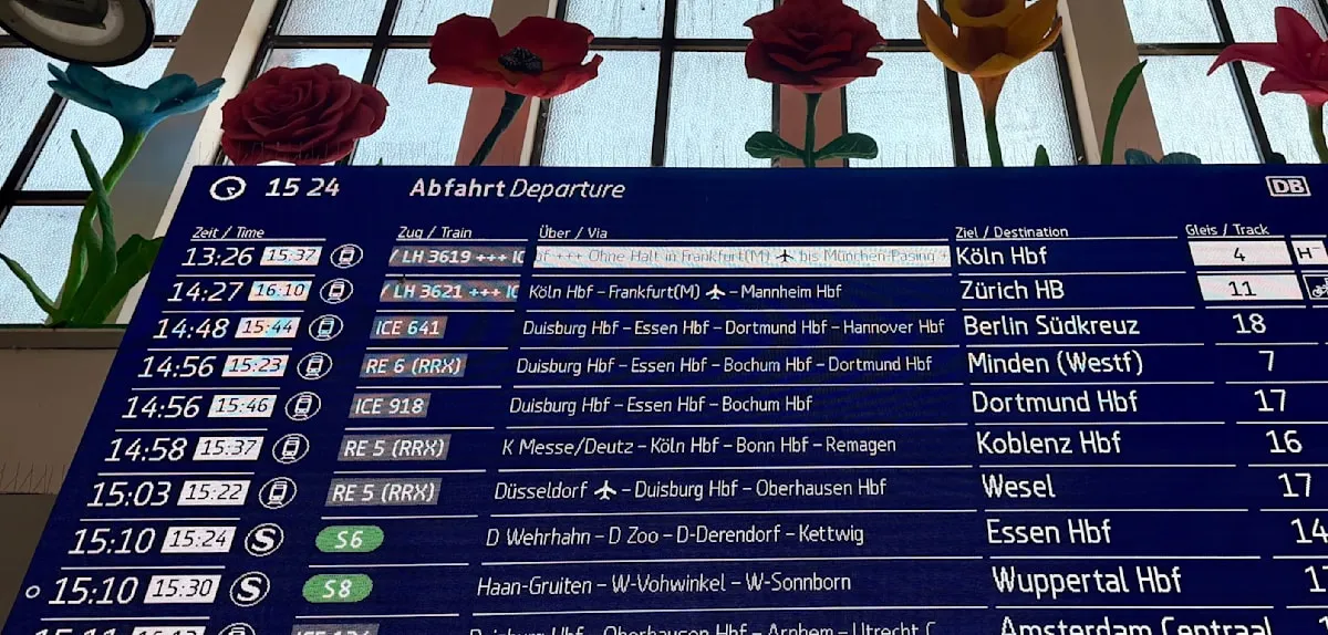 Kebakaran Lahan Diduga Vandalisme Lumpuhkan Jalur Kereta Düsseldorf-Köln 2026