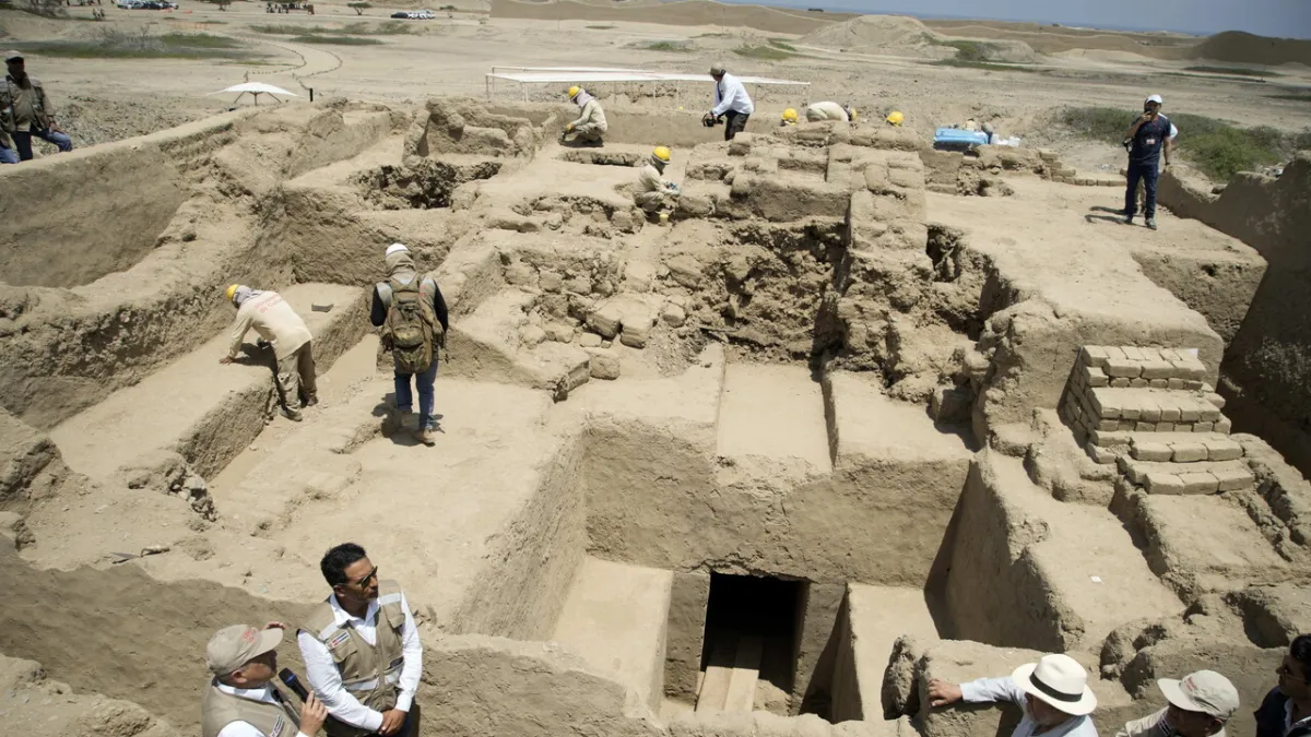 Peruvian Desert Reveals Ancient Chimú Tomb: A 600-Year-Old Civilizational Treasure