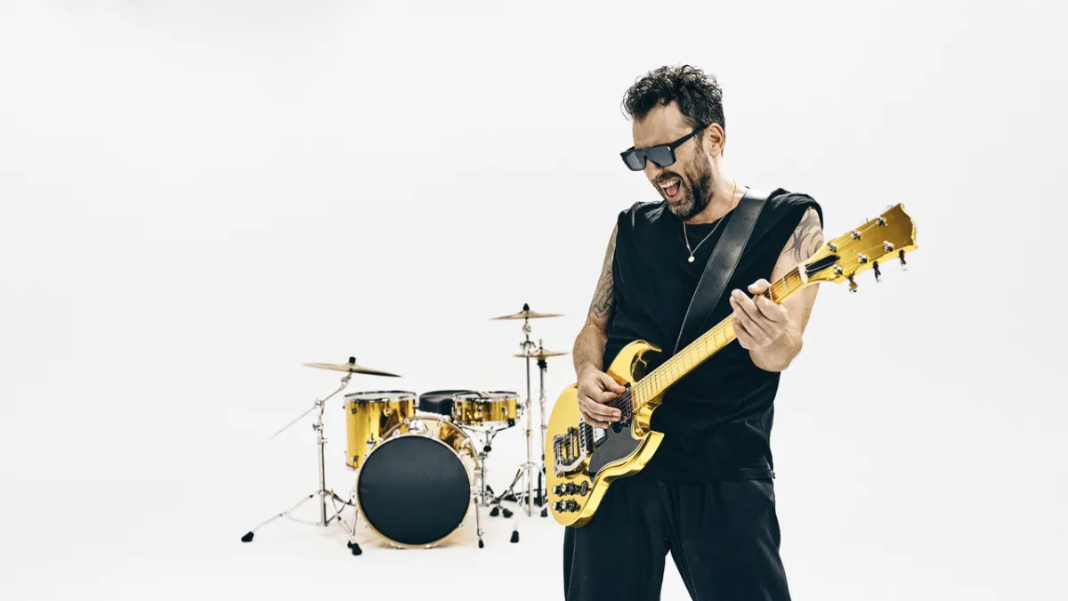 Cesare Cremonini Rilis Album Baru Oktober, Tour 'Amatour' Siap Mengguncang