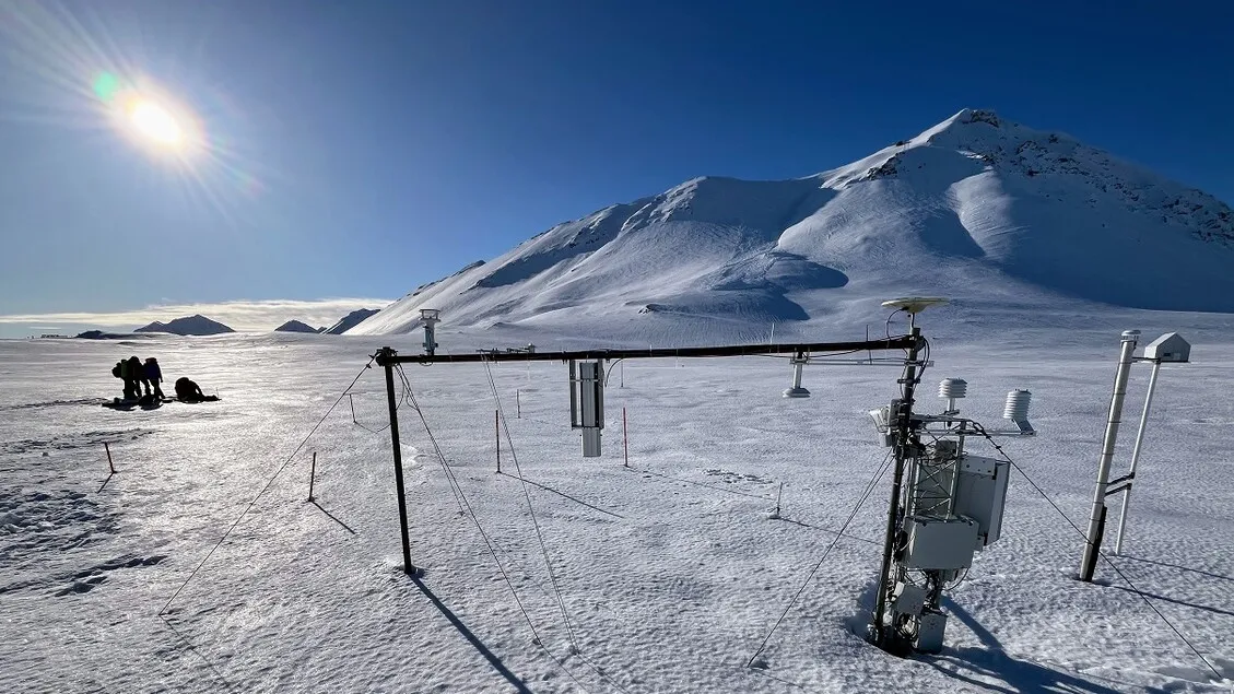 Svalbard Geger: Musim Semi Arktik Pecahkan Rekor Panas 2026!