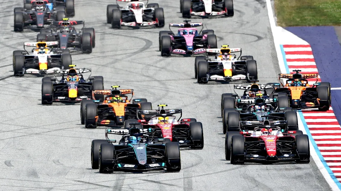 Sensasi Russell di F1 Austria 2026: Taklukkan Verstappen, Ferrari Hamilton Kecewa!