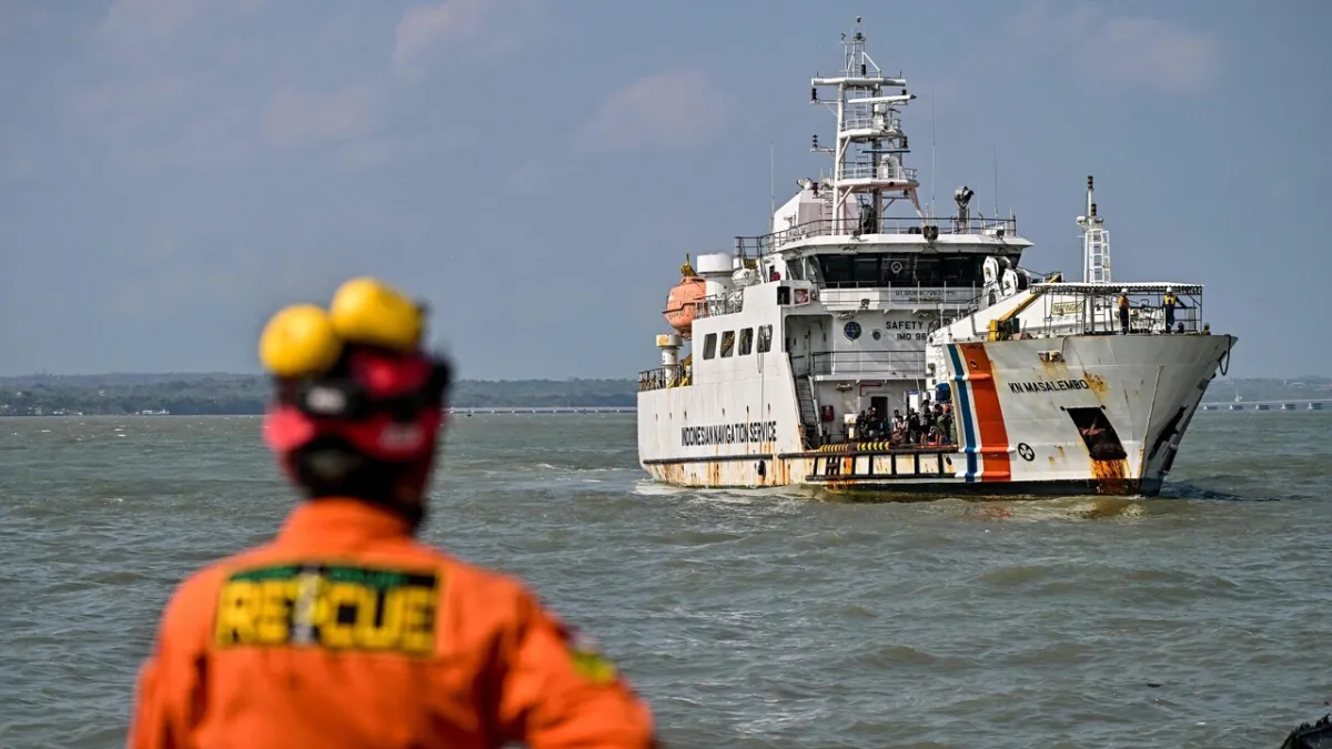 Ferry Carrying 243 Loses Contact in Indonesia: One Dead, Search Continues