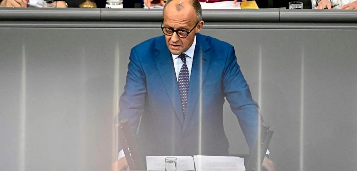 Merz's Unexpected Praise Shakes SPD: German Coalition on Brink of Tension?