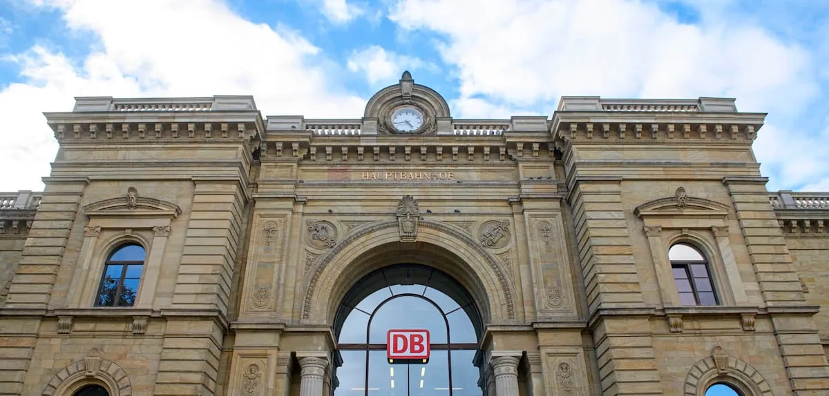 Magdeburg on Edge: Sudden Attack Rocks Main Station