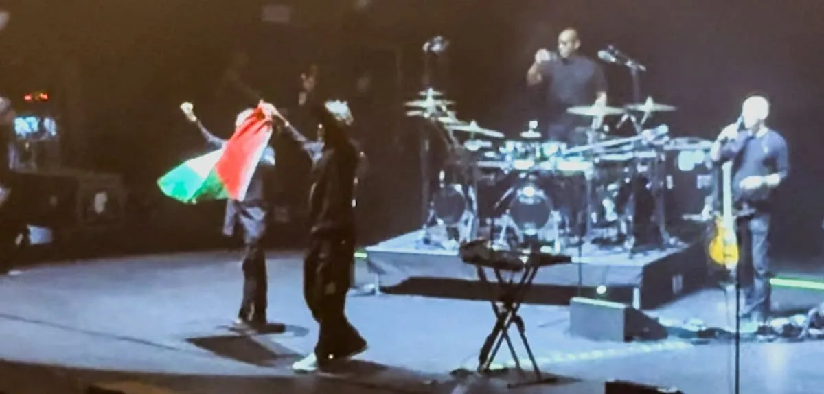 Bendera Palestina di Panggung: Musisi Internasional Diusir Singapura