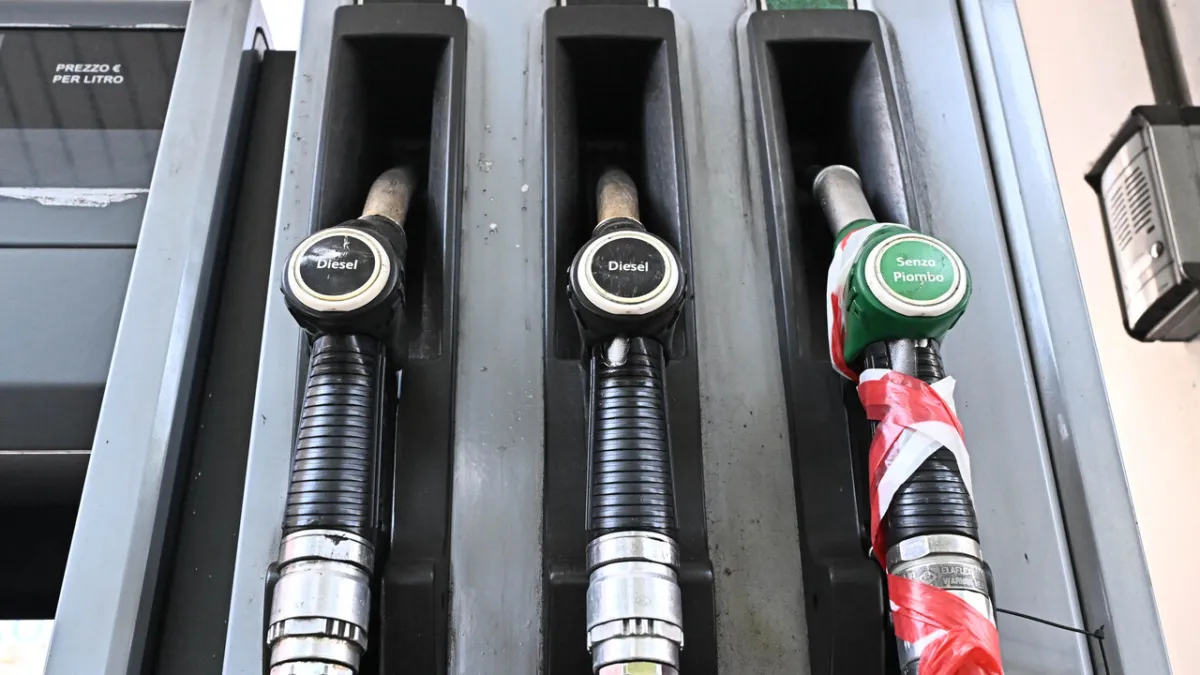 Italian Diesel Prices Soar, Consumers Alarmed in Early 2026