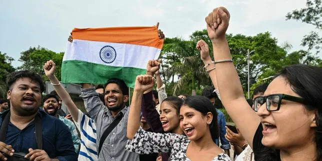 India Berani: UU Anti-Kecurangan Ujian Disahkan, Jutaan Mahasiswa Berang!