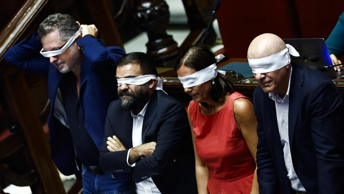 Delmastro Scandal: Center-Right Rejects Chat Access, Italian Parliament Heats Up!