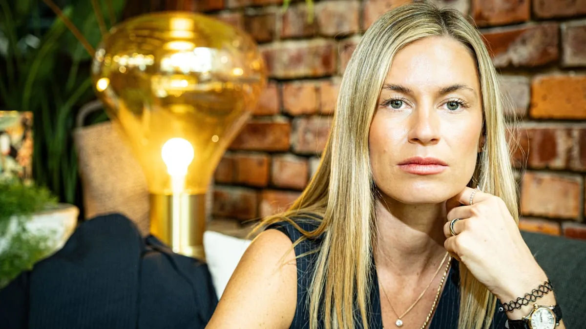 Bridging Tech and Humanity: Psychologist Unveils AI Transformation Challenges