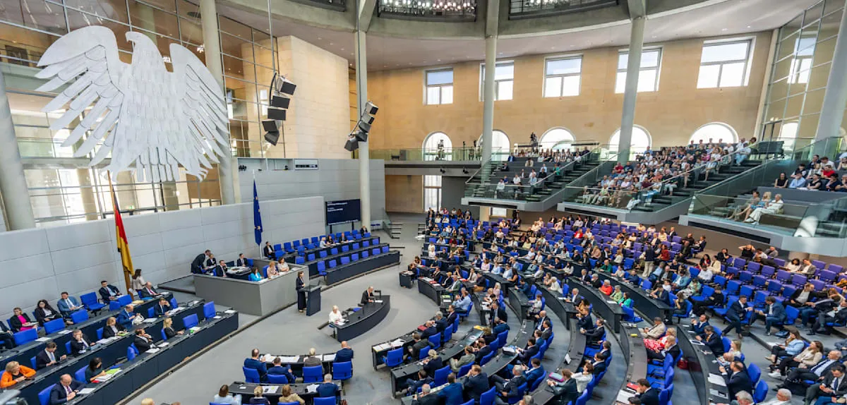 German Political Solidarity: Bundestag Members Reject 2026 Allowance Increase