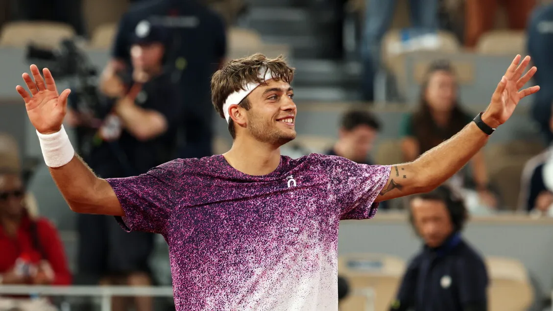 Italia Mendominasi Roland Garros 2026: Cobolli vs Arnaldi, Finalis Azzurri Pasti!