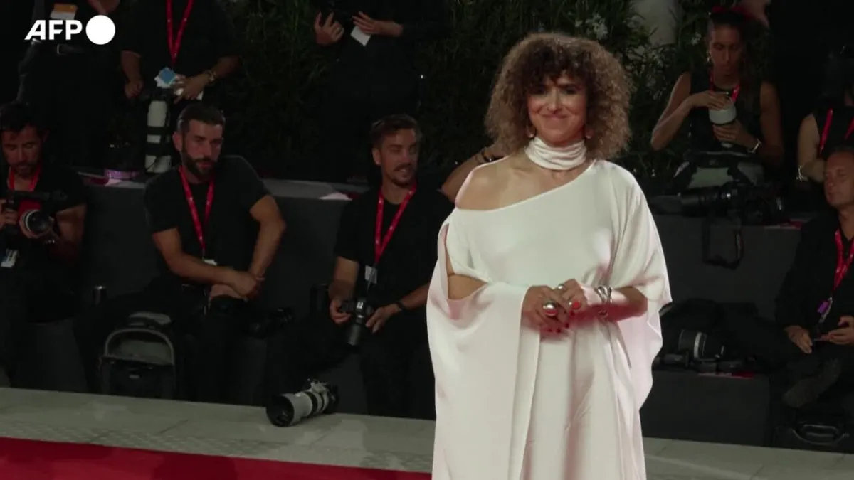 Woman Unknown Gebrak Venezia 83: Perebutan Singa Emas Memanas!