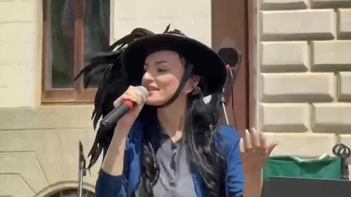 Arisa Guncang Panggung Hari Republik Italia 2026, Bersagliera dan Tricolore Pukau Publik
