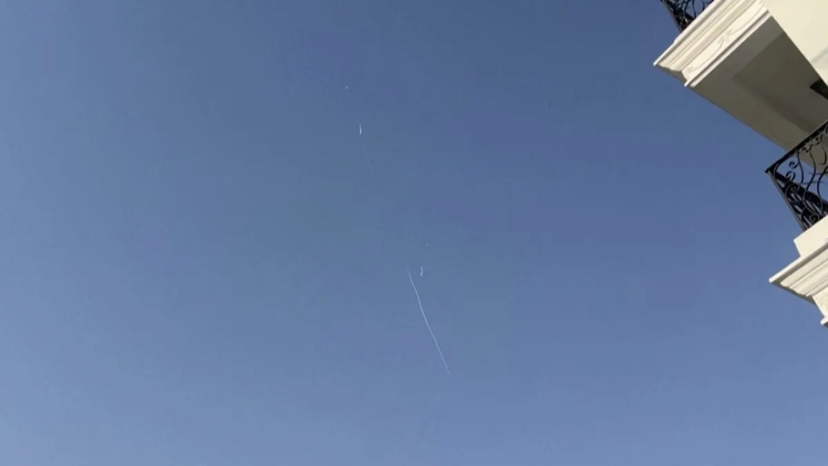 Doha Under Siege: Qatar Skies Shrouded by Iranian Missile Smoke, Hormuz Closed 2026