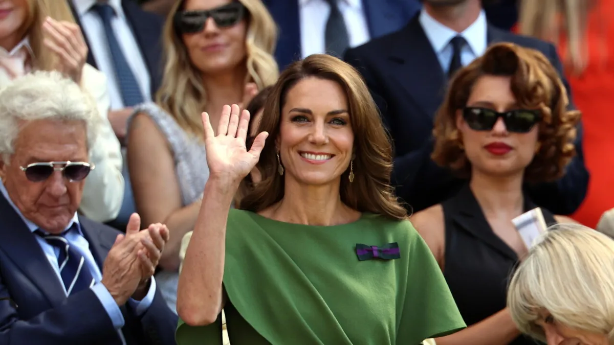 Wimbledon 2026: Royal Box Shines with Stars, Louis Absent; Merz and Khan Attend