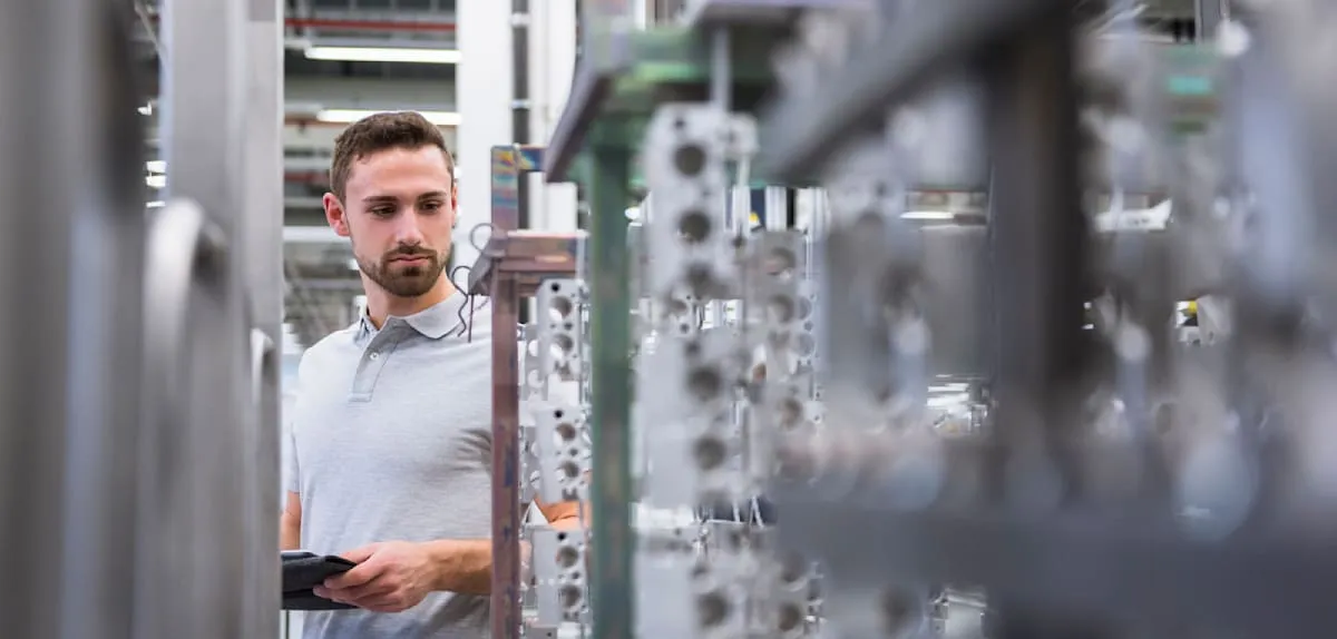 Germany's Economy Wobbles: Investment Scarcity Chokes Business Sector 2026