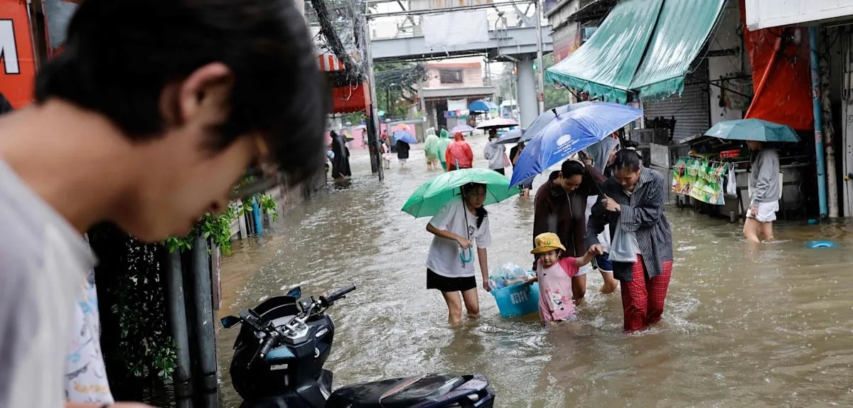 Bangkok Paralyzed by Deluge, State of Emergency Declared!