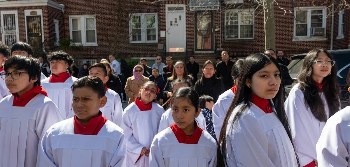 Immigrants Save American Catholicism, Trump's Policy Faces Demographic Paradox
