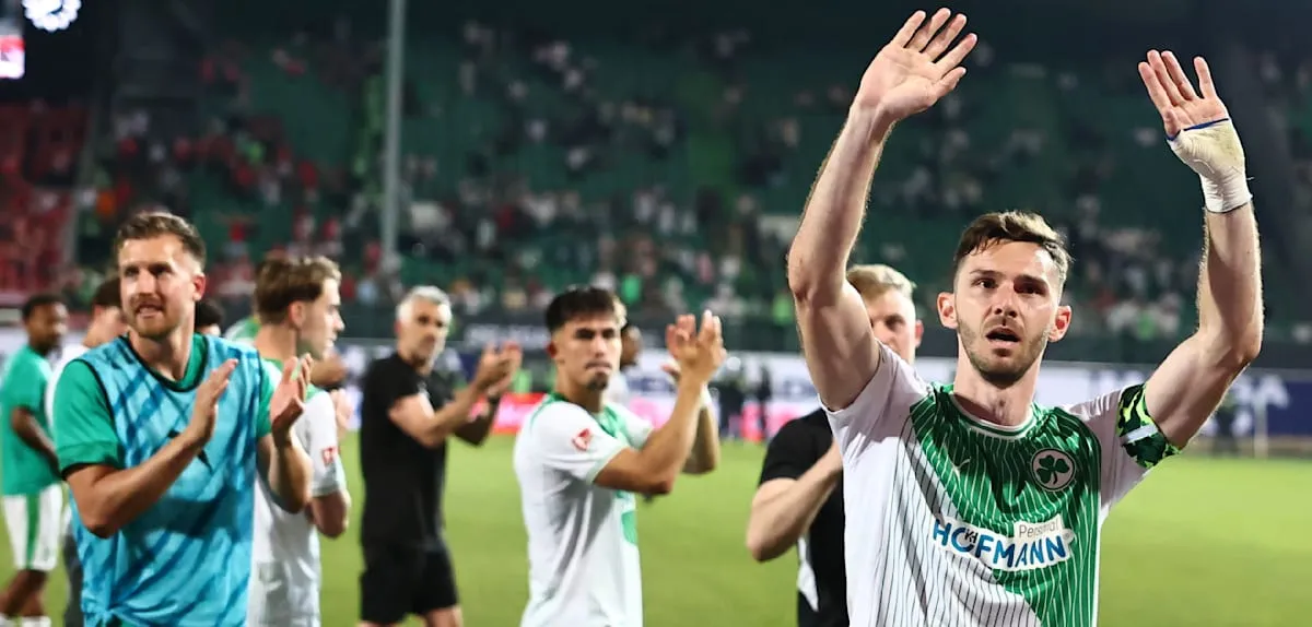 Lolos Degradasi, Greuther Fürth Dihujat Fans: 'Pecat Pecundang!'