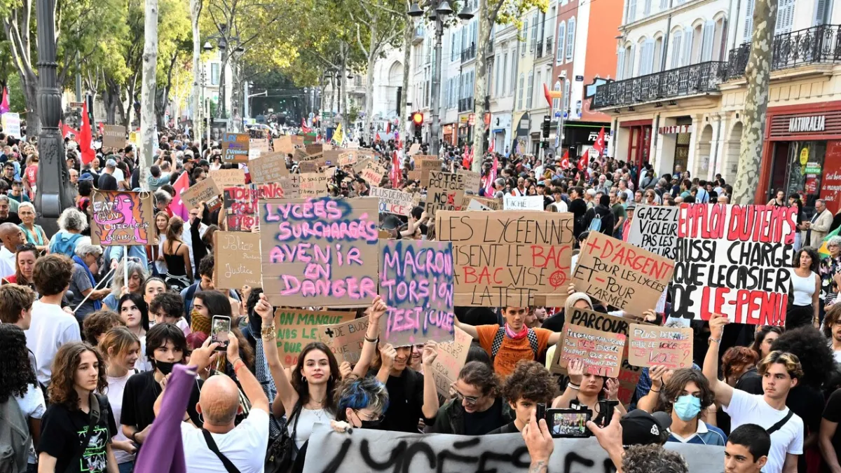 Third Wave of Student Protests Rocks France: Education Reforms Under Scrutiny