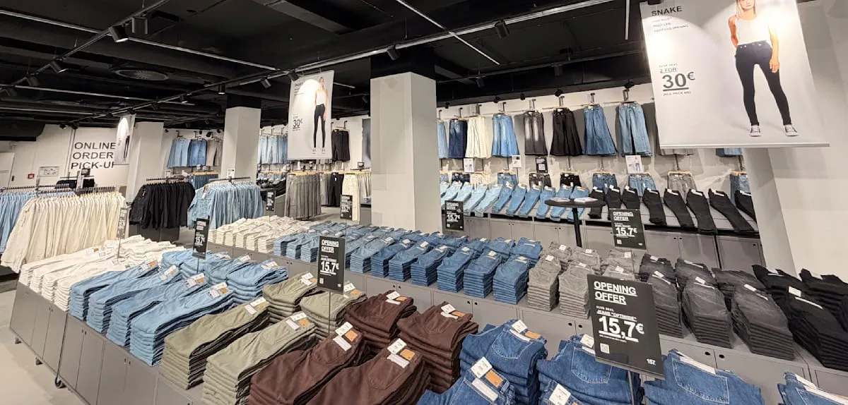 Revolusi Harga Tiga Euro: Lager 157 Masuk Jerman, Siap Ubah Lanskap Mode?