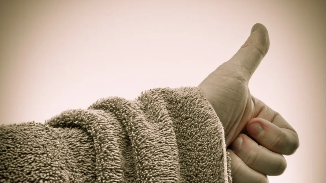Dunia Kenang Douglas Adams: Towel Day 2026 Jadi Sorotan Global