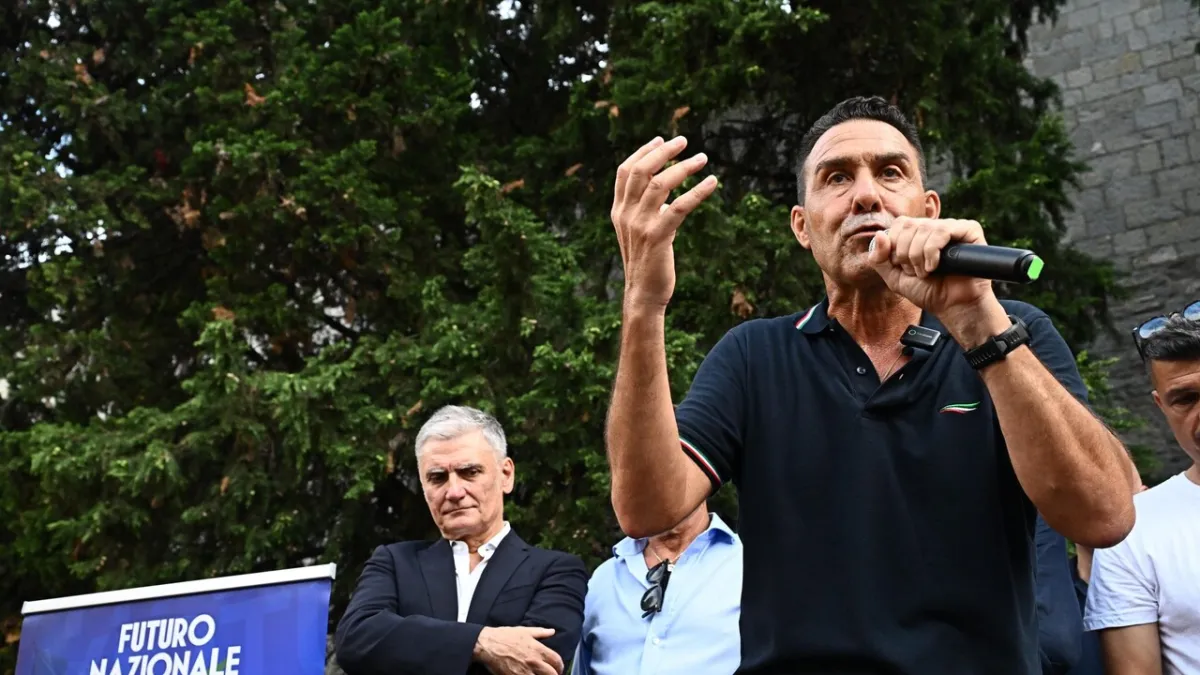 General Vannacci Fiercely Attacks Left, Blames Policies for Genoa's Isolation!