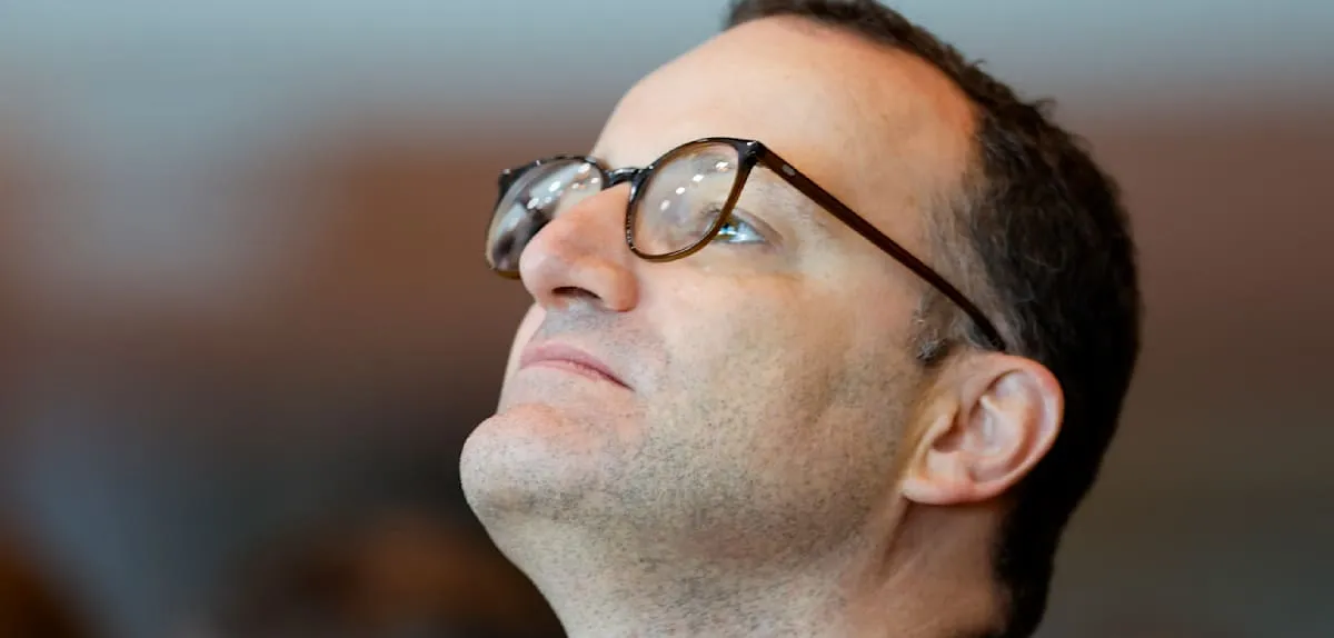 Spahn Terjun Bebas di Survei Popularitas, Weidel dan Kubicki Meroket Tajam