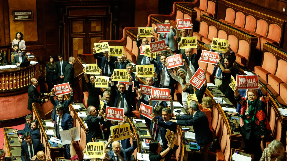Italian Senate Approves Electoral Law, Opposition Cries 'Fraudulent Law'!