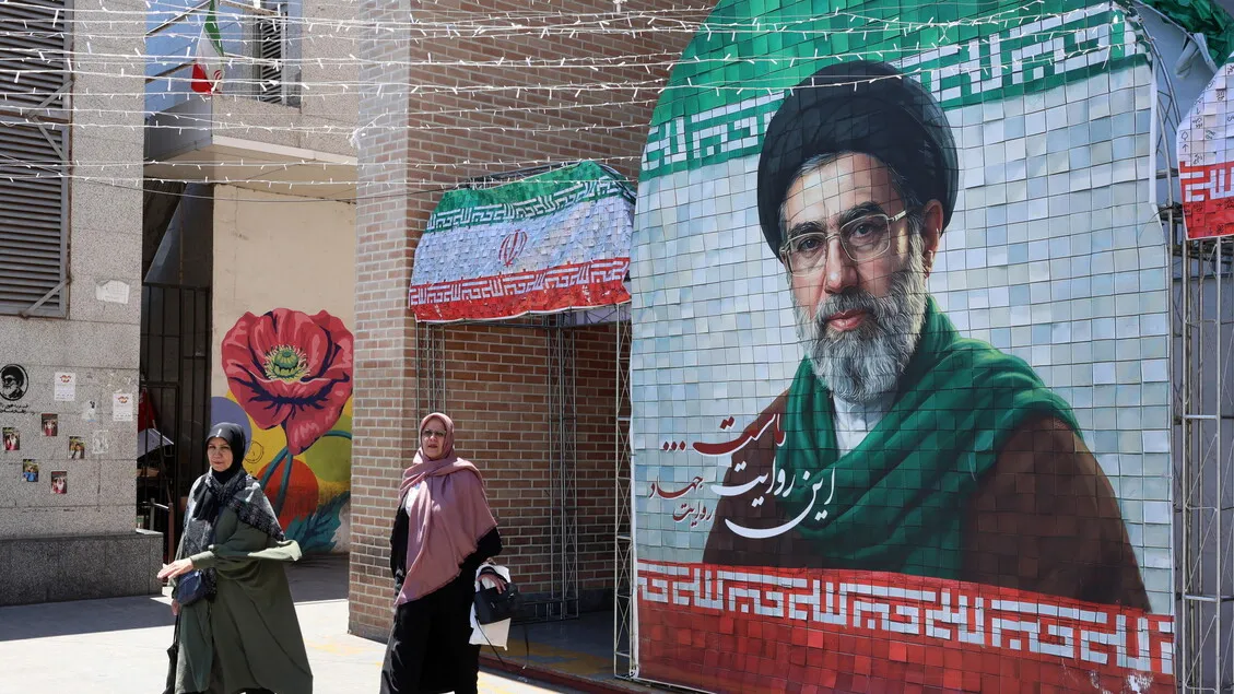 Gejolak Geopolitik: Trump Tunda Serangan Iran, Prioritaskan Pembicaraan Serius