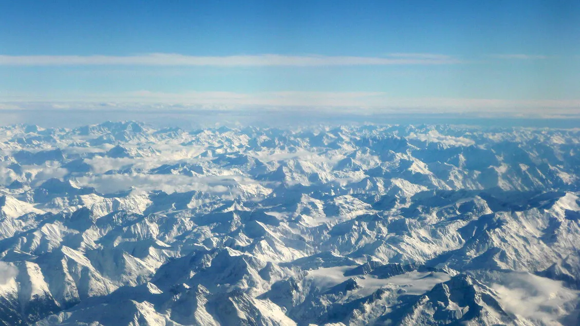 Alpen Merana: Titik Beku Gletser Mundur Drastis di atas 4.500 Meter