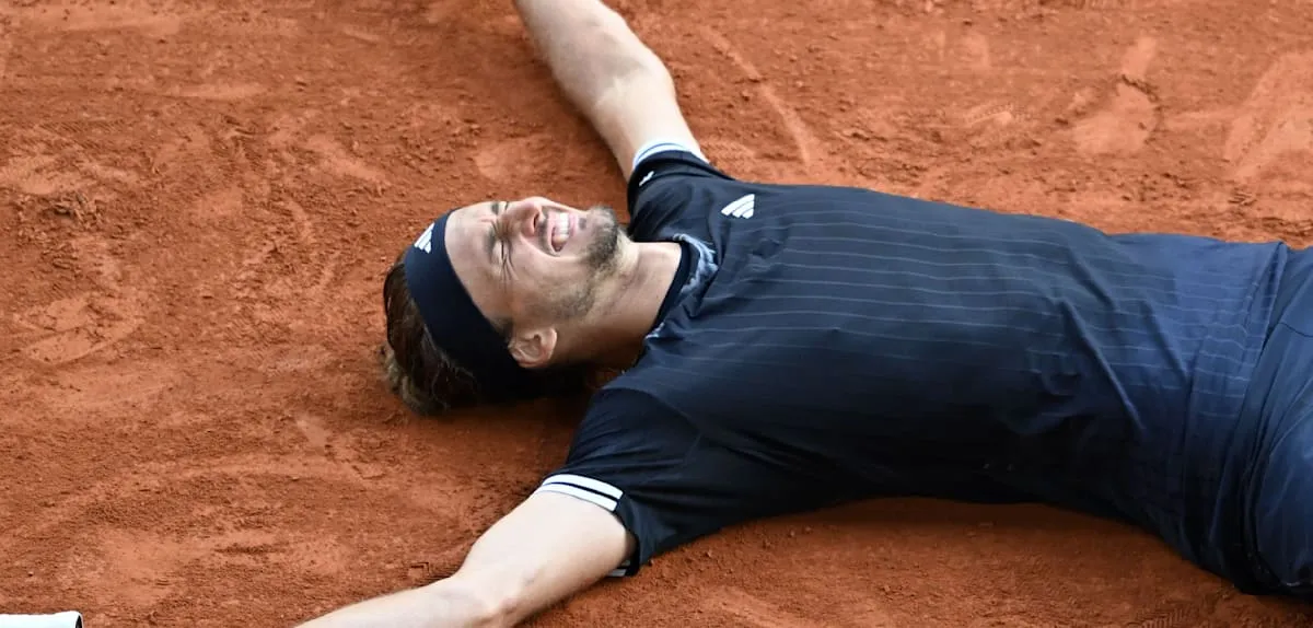 Alexander Zverev Ukir Sejarah: Taklukkan Diri, Raih Mahkota Grand Slam Perdana!