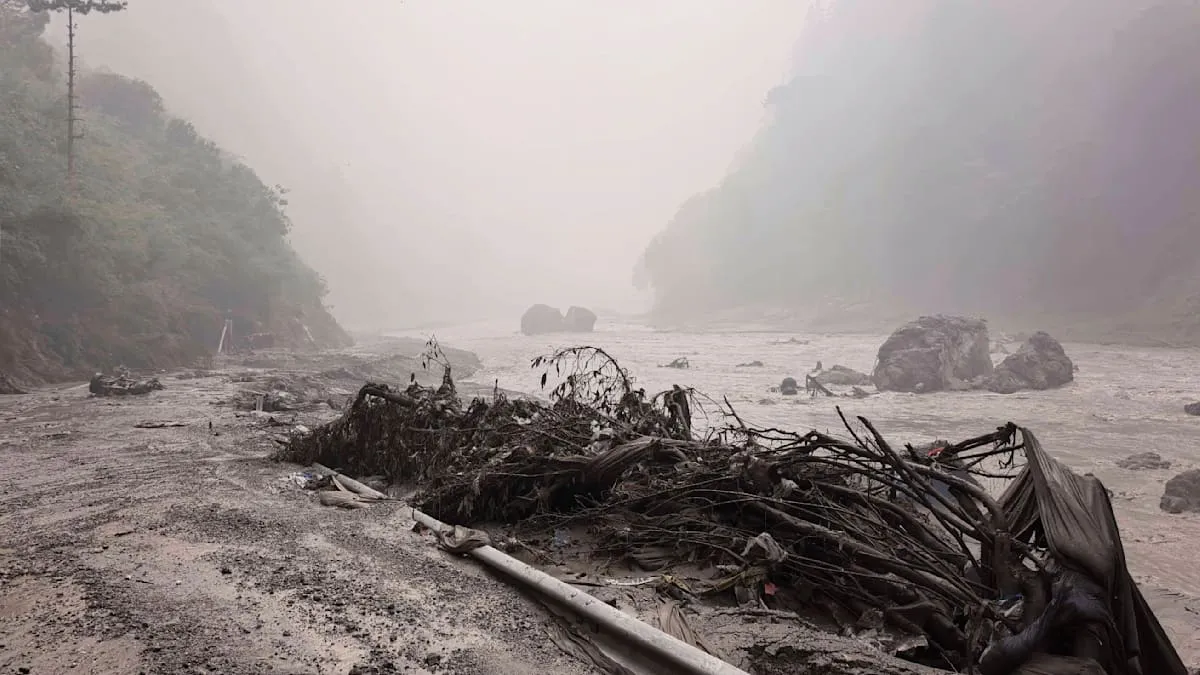 Nepal Dihantam Banjir Bandang Dahsyat, Ledakan Danau Gletser Diduga Pemicu