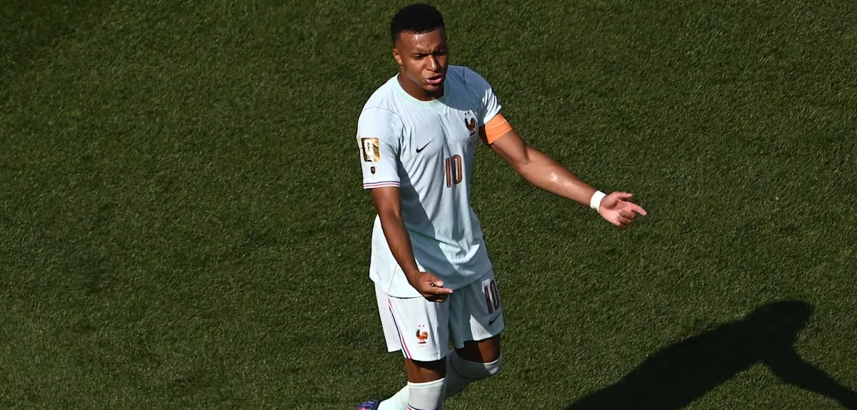 Drama VAR Guncang Piala Dunia: Penalti Mbappe Tertunda Tiga Menit, Berakhir Sia-sia