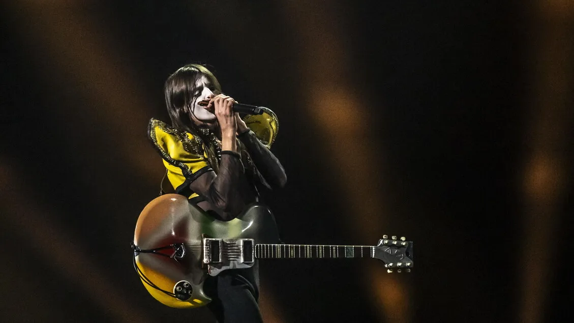 Sensasi Musik Baru 2026: Lucio Corsi Taklukkan Arena Italia