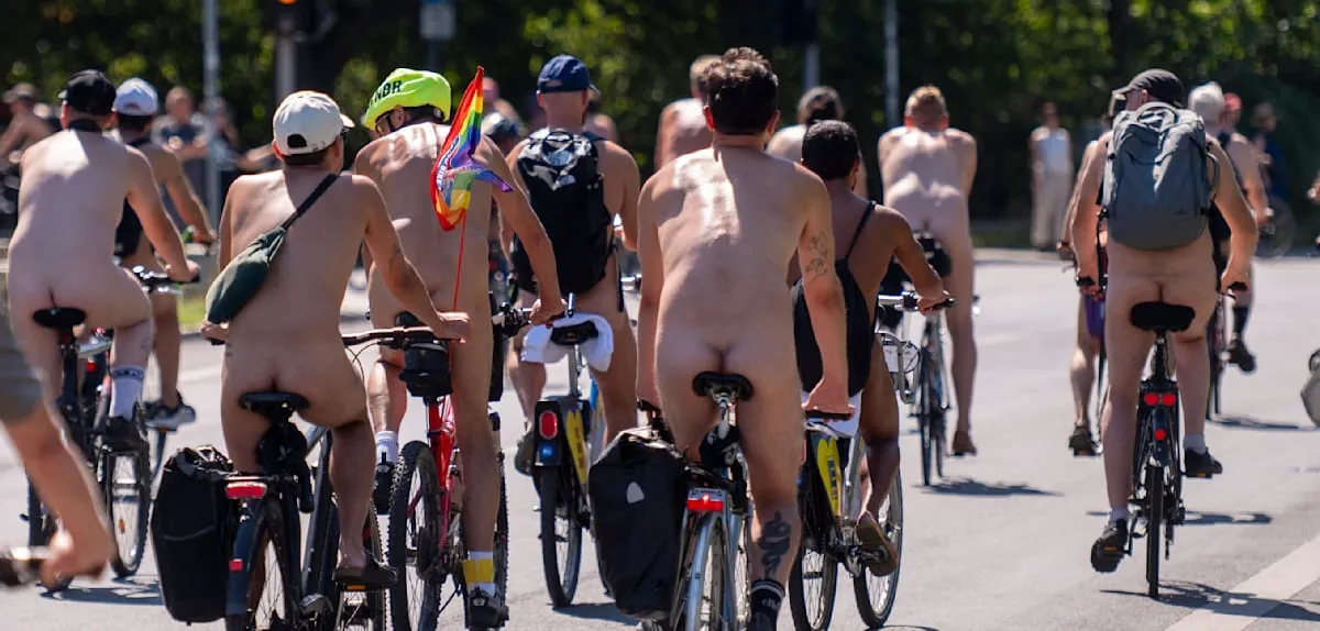 Berlin Stirred: Hundreds of Naked Cyclists Advocate Body Freedom