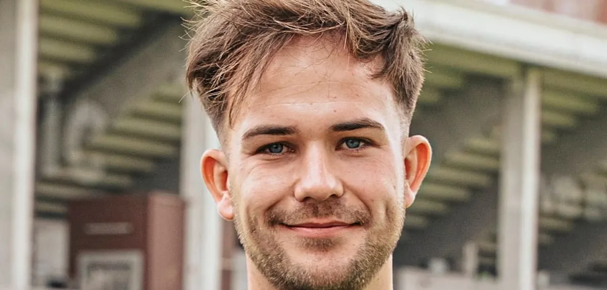 St. Pauli Coach Breaks Stigma: Gay Revelation Ignites Support Wave, Intimidation