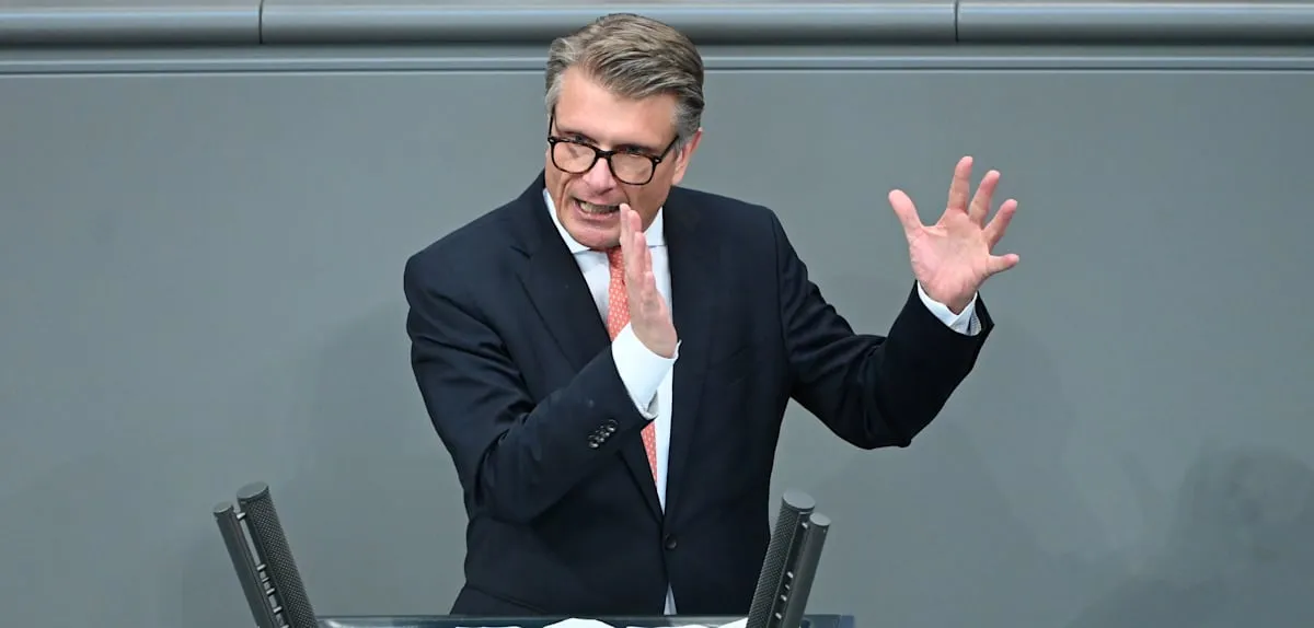 German MP Seriously Injured in B27 Highway Accident