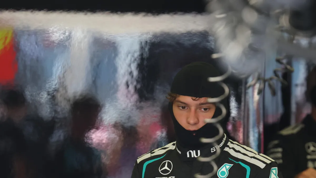 F1 Azerbaijan Drama: Antonelli Crashes, Mercedes Qualifying Ruined!
