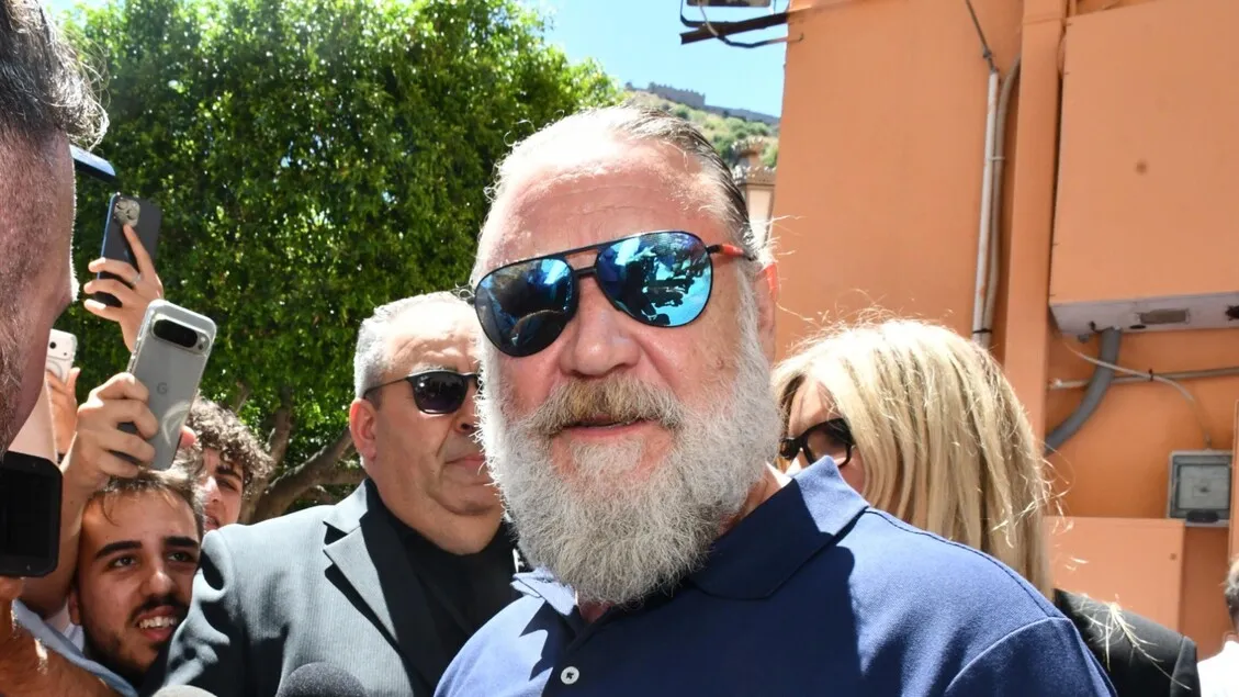 Russell Crowe Guncang Taormina: "Gladiator 2" Dikecam, Ultimo Dipuja