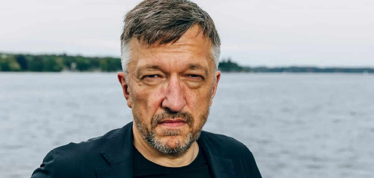 Mother's Trauma Shakes: Bärfuss Deconstructs Myth of Love, Wins Büchner-Preis