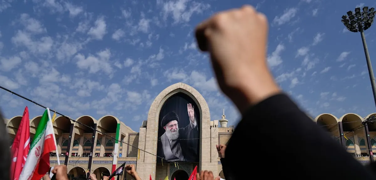 Penyair Iran Serukan Kematian Trump: Duka Khamenei Kobarkan Anti-Amerika