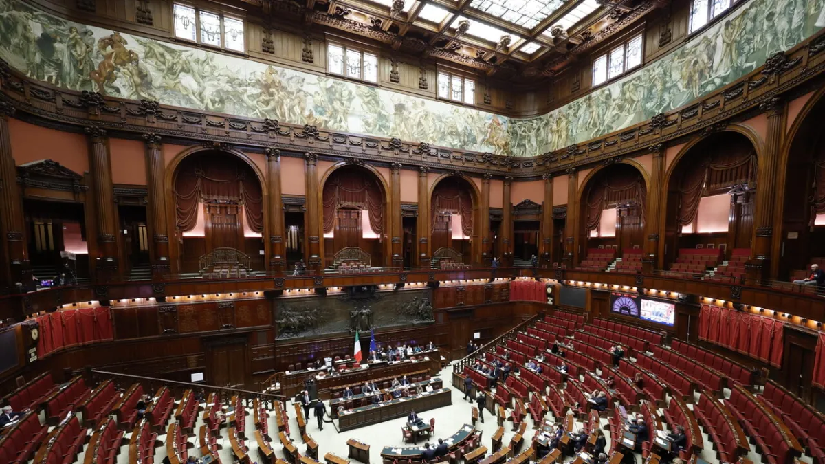 Italia di Persimpangan Krusial: Giorgetti Bicara Klausul Penyelamatan Ekonomi