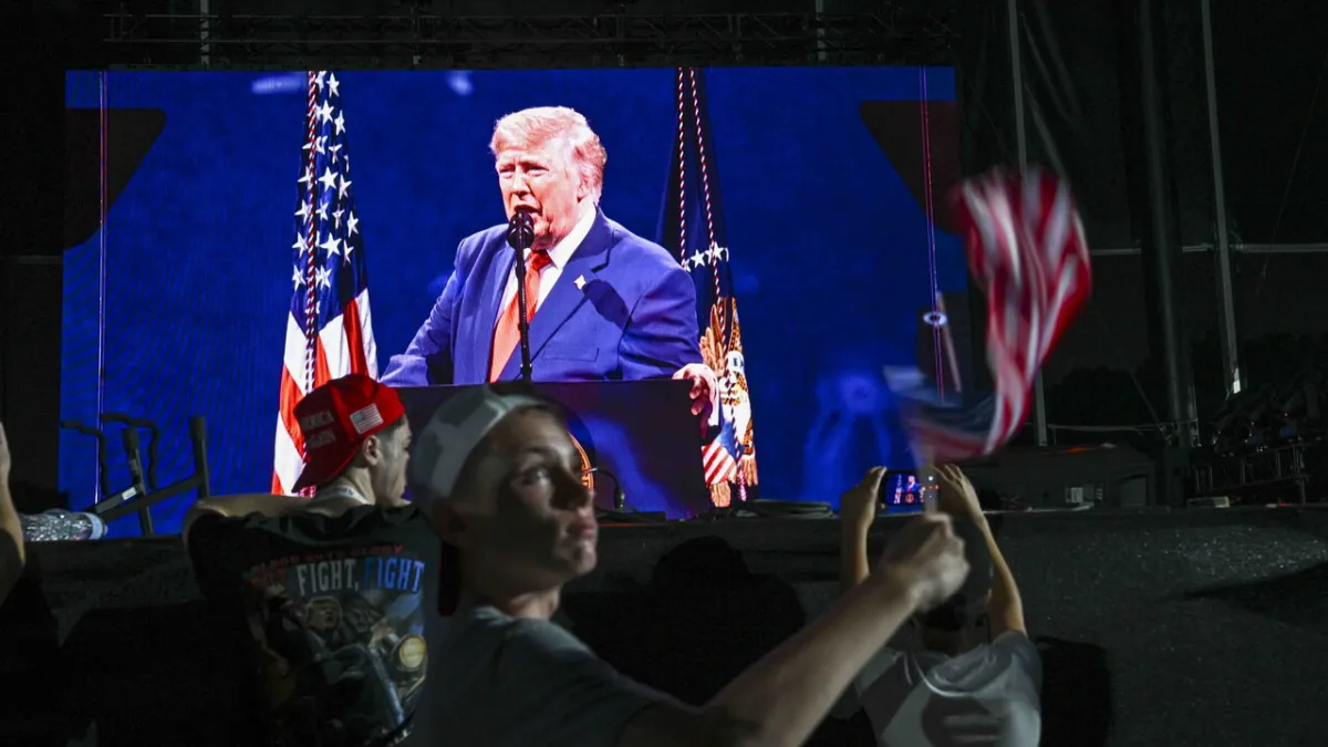 Trump Gaungkan Kebangkitan Amerika pada Perayaan Dua Setengah Abad Kemerdekaan