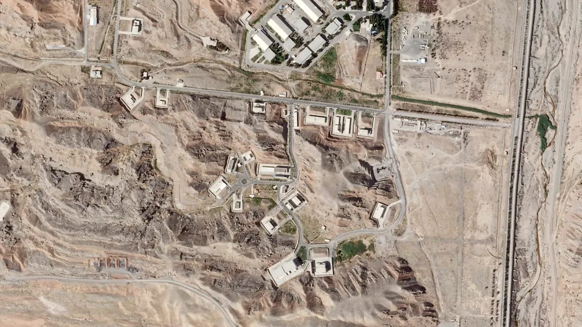 Citra Satelit Ungkap Aktivitas Mencurigakan di Fasilitas Militer Iran