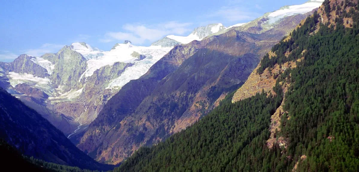 Tragedi Alpen Italia: Tiga Pendaki Tewas di Gran Paradiso