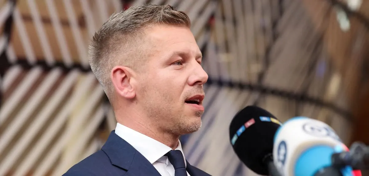 Revolusi Hungaria: Magyar Deklarasikan Konstitusi Baru Berantas Korupsi